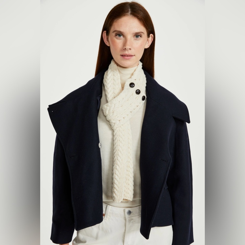 NWT Aran merino wool button loop scarf in cream